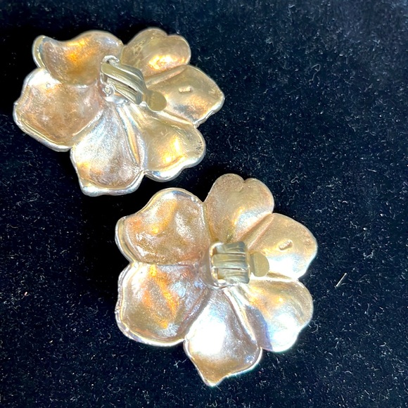 Beautiful Sterling Silver Flower Earrings - Picture 2 of 2